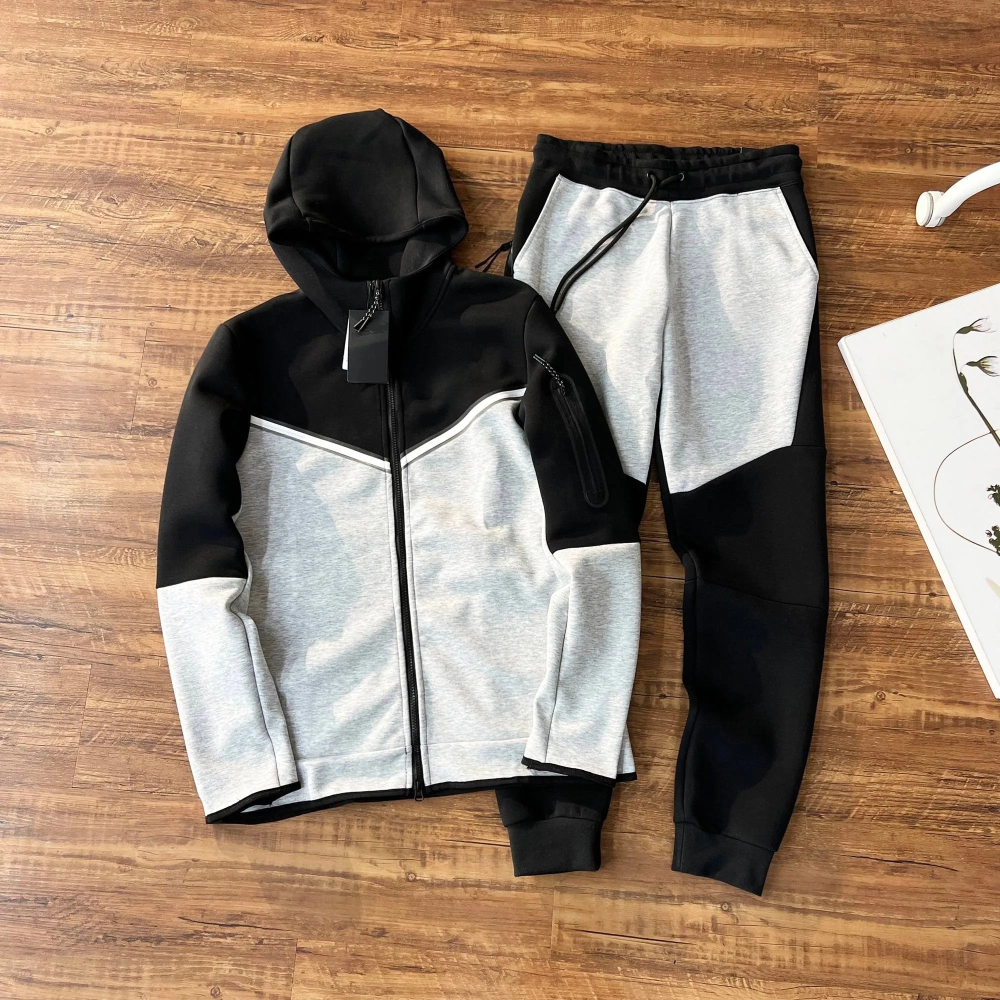 Nike tech
