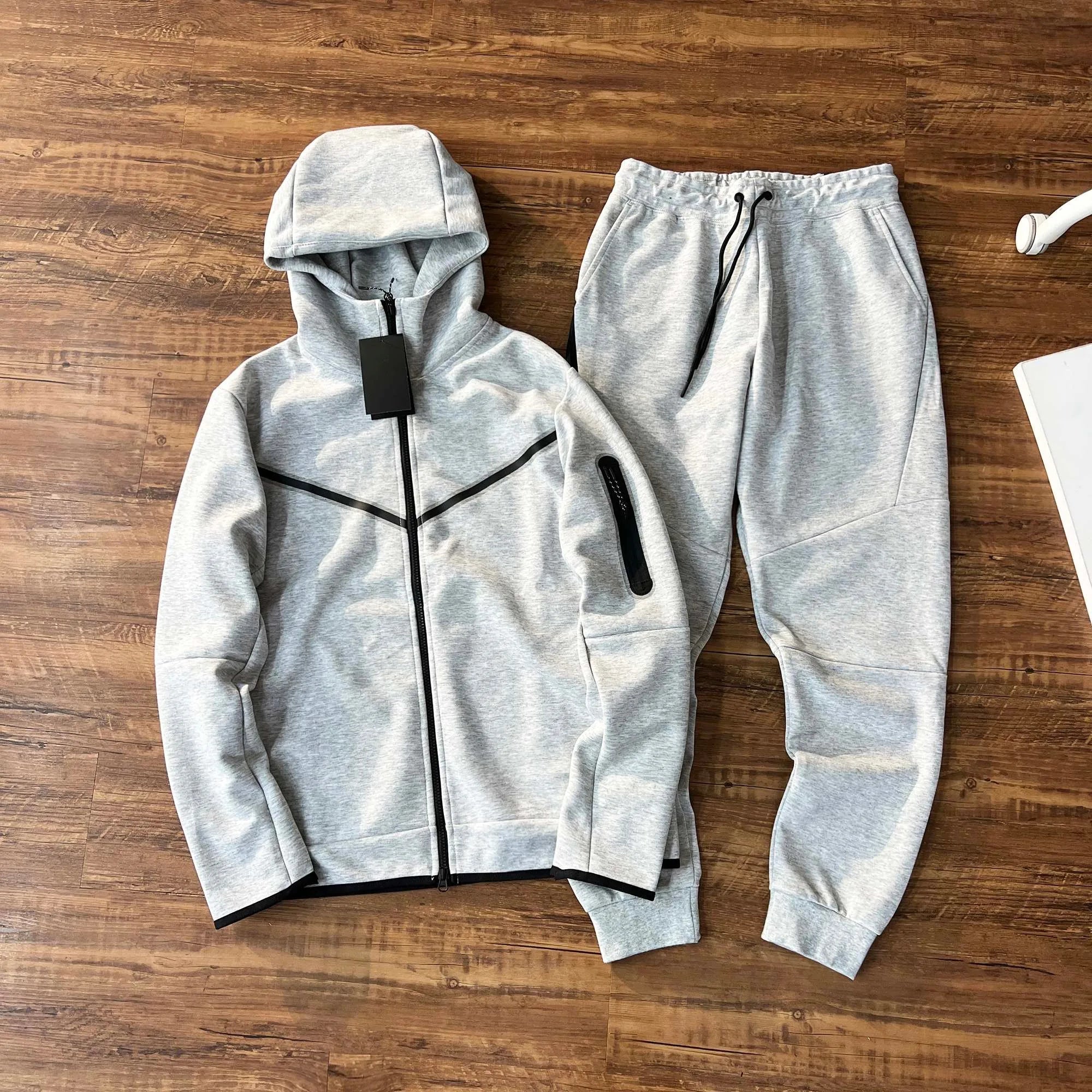 Nike tech